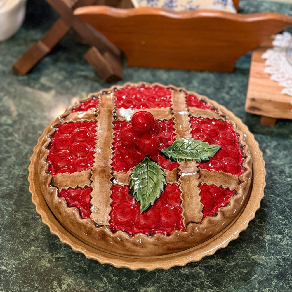 Ceramic Cherry Pie Dish with Lattice Top - Red and Brown